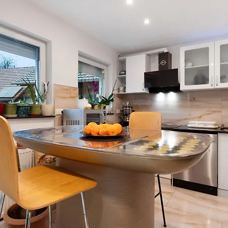 Apartment Haus *